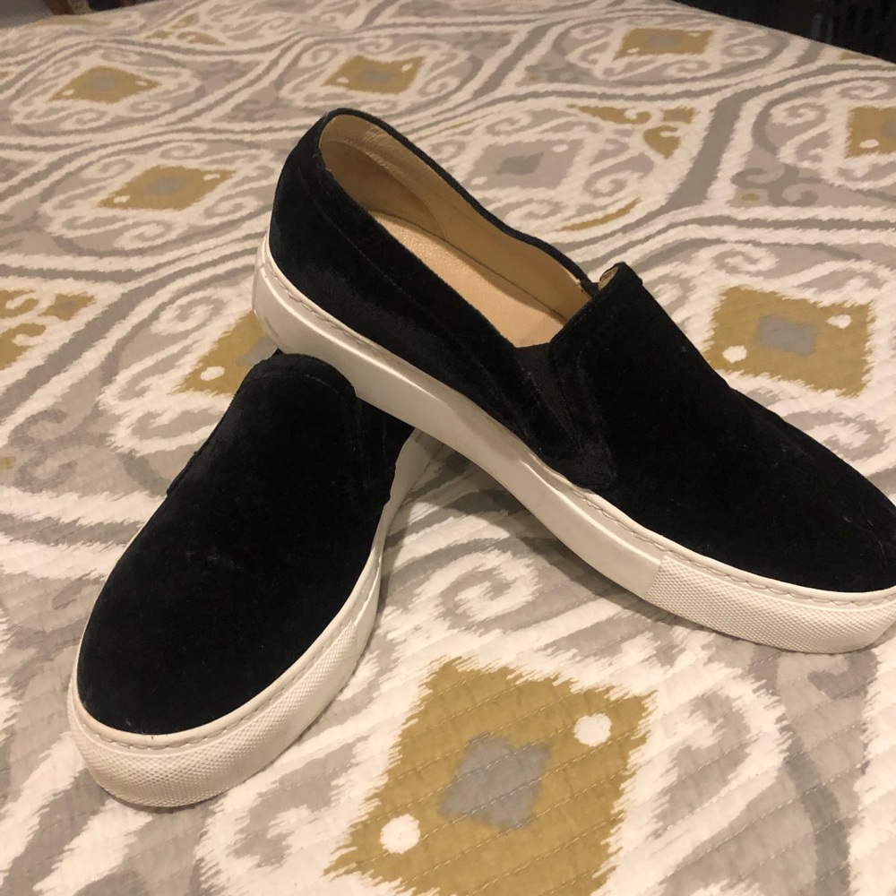 M. Gemi Velvet Sneakers!